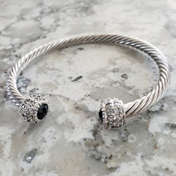 White Pave Black Crystal Silver Tone Cable Twist Open End Bangle Bracelet - Picture 1 of 4